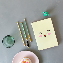 CUADERNO EMOJI AMARILLO 2